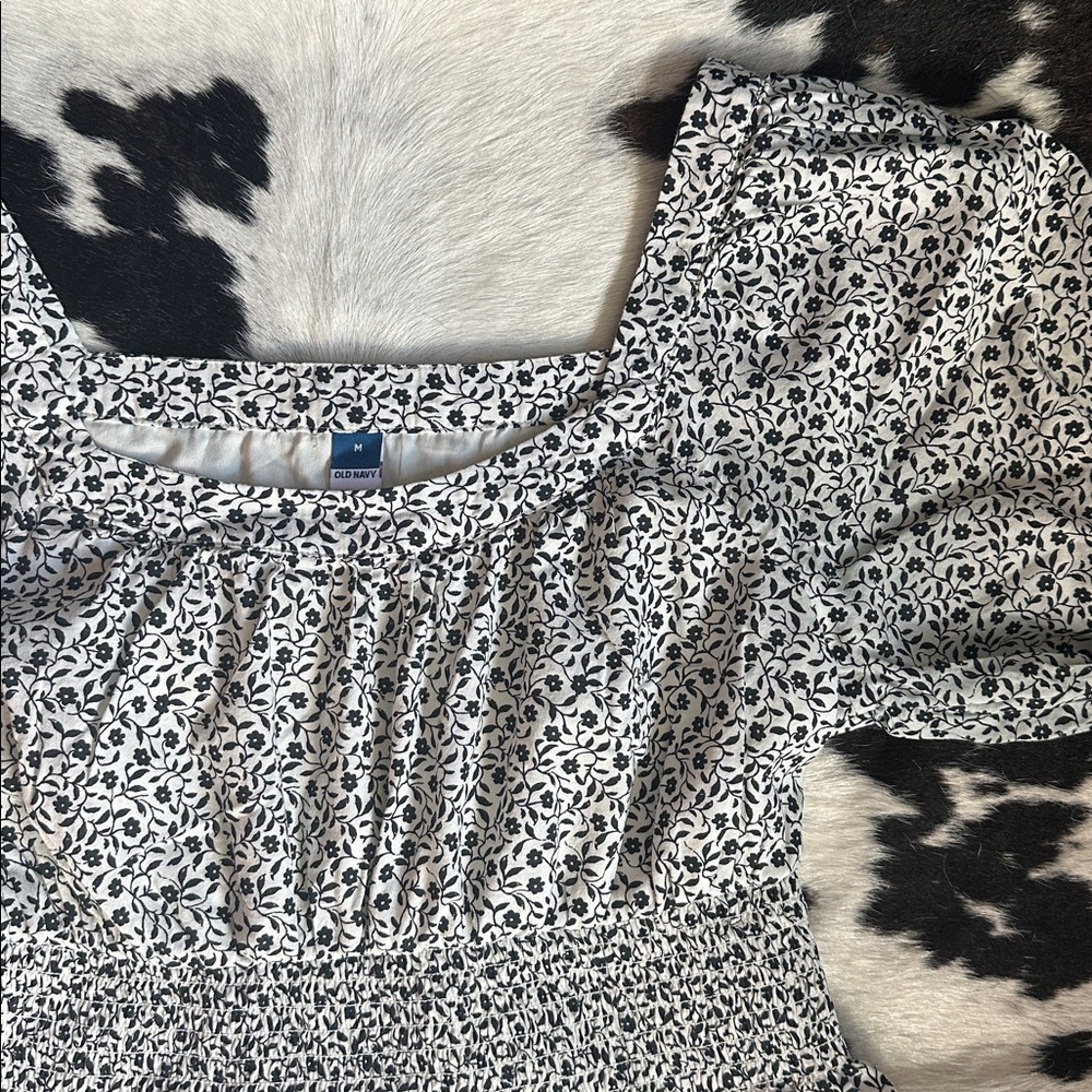 Black and White Floral Mini Dress with Empire Sleeves Size Medium Old Navy - Picture 2 of 8